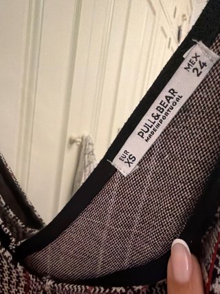 Mono cuadros gris y rojo