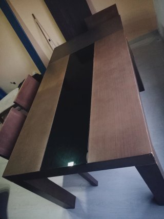 Mesa de comedor y 4 sillas