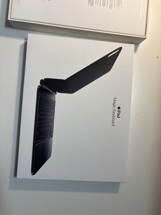 iPad Pro M42024Gris11’256GB pencilpro y Keyboard
