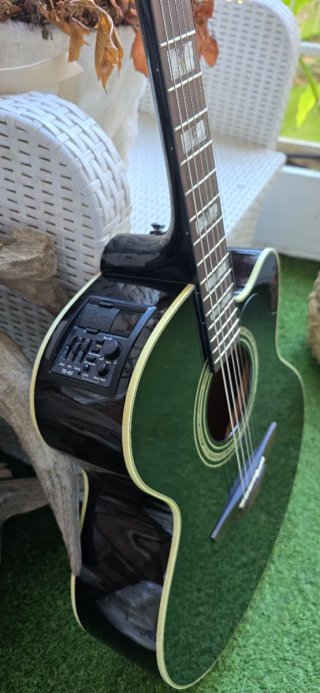 Guitarra Electroacústica Takamine TK-40