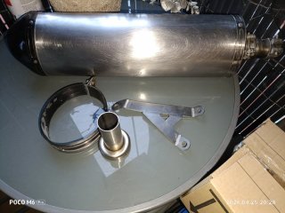 Escape Dominator Plata con 2 DB Killer Piaggio MP3
