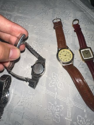 Lote 4 Relojes (Plata y Marrón)