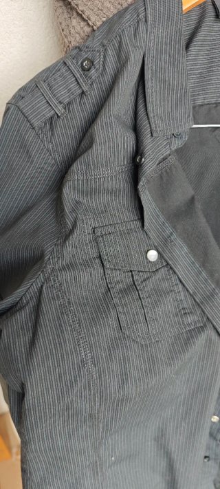 Camisa de chico negra