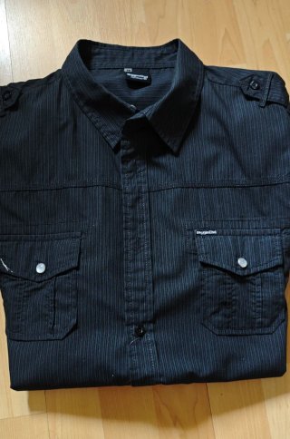 Camisa de chico negra