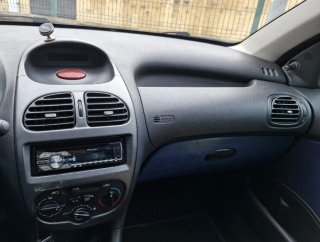 Peugeot 206 E-music  2004