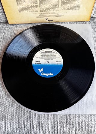 Lote de 2 vinilos de Mary O’Hara