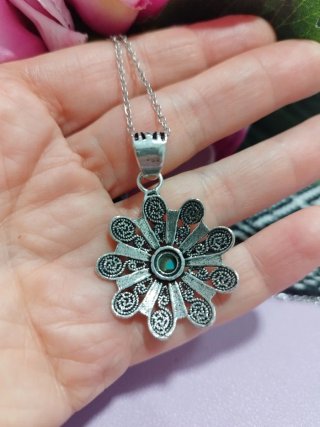 Catenina con ciondolo stile sardo
