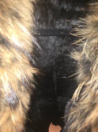 Chaqueta de piel con cuello de pelo