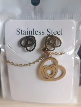 Conjunto collar y pendientes corazón acero