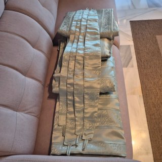 4 Cortinas verdes de satén con diseño 10€ cada una