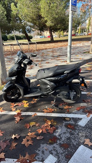 Yamaha RayZR 2024 Scooter Negro