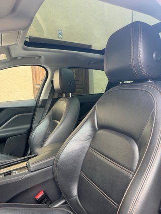 Jaguar F-Pace 2017