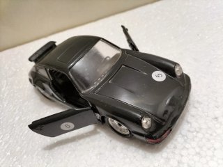 Porsche 911 Carrera Deluxe no Bburago 1/24