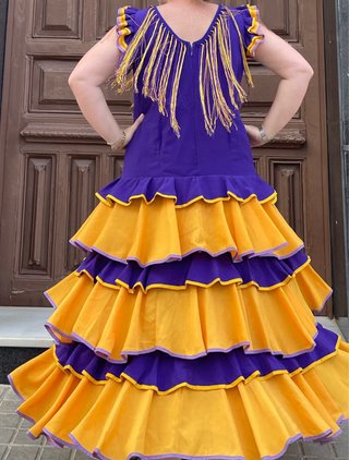 Traje de Flamenca con sus flecos T.44-46-48