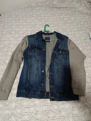 Chaqueta tejana Pull&Bear azul y gris