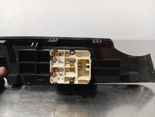 MANDO ELEVALUNAS DELANTERO IZQUIERDO CHEVROLET AV