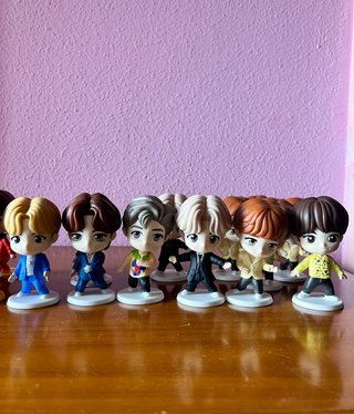 Figuras de BTS Tiny Tan de McDonald's
