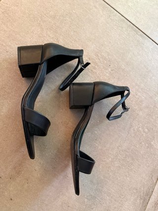 Sandalo con tacco Amazon Essentials nero