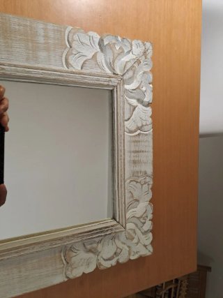 Mirall de paret amb fusta tallada Espejo de pared