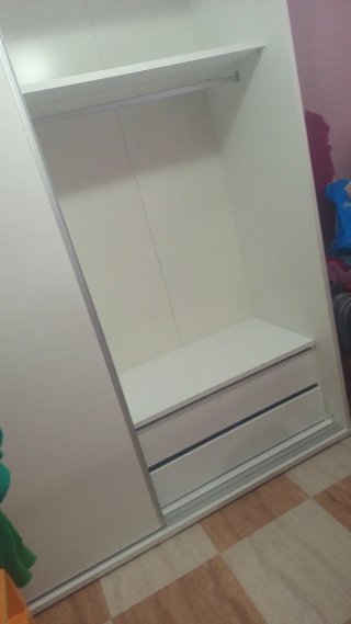 Armario blanco 2.10m con cajoneras