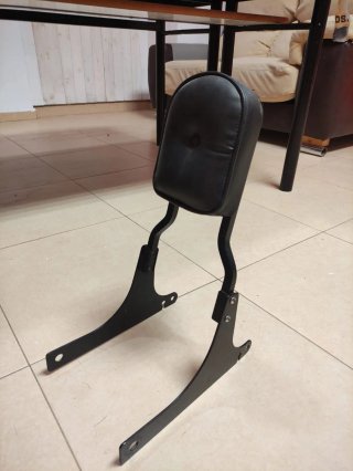 Respaldo para moto negro