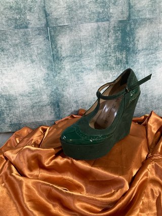 Zapatos de cuña verdes