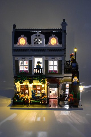 LEGO 10243 Ristorante Parigino + Luci