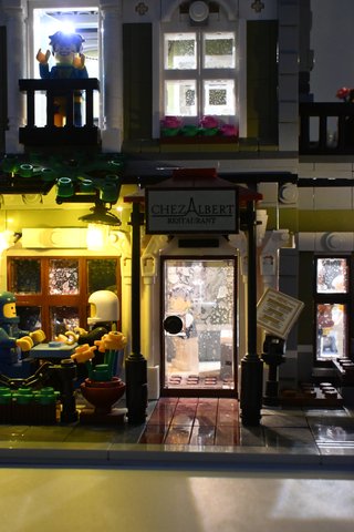 LEGO 10243 Ristorante Parigino + Luci