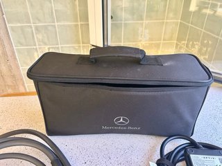 Cargador Mercedes Benz Coche Eléctrico