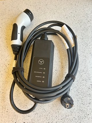 Cargador Mercedes Benz Coche Eléctrico