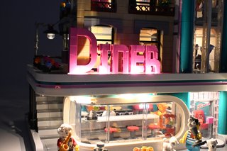 LEGO 10260 Diner con luci