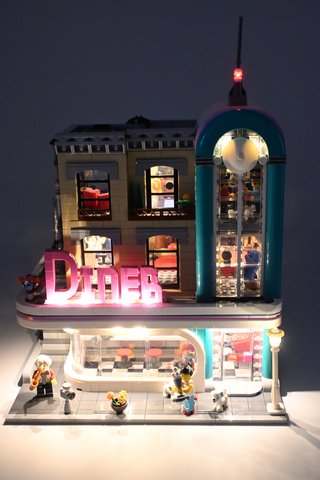 LEGO 10260 Diner con luci