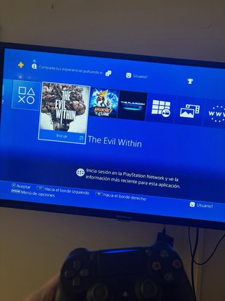 Lote PS4: 1 Consola, 1 Mando, 2 Cables y 4 Juegos