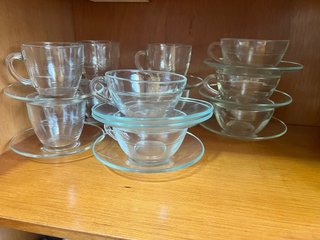 Juego de 6 Tazas de Cristal con Platos