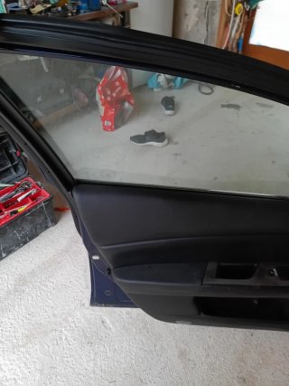 Puertas azul  mazda 6 con crista  lado izquierdo