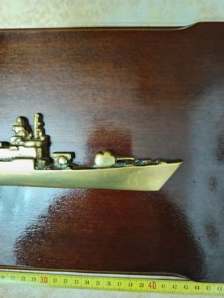 Metopa Fragata Baleares F70 Bronce y Madera