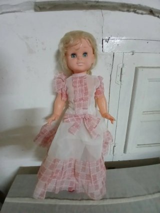 Muñecas antiguas (flamenca y rubia)