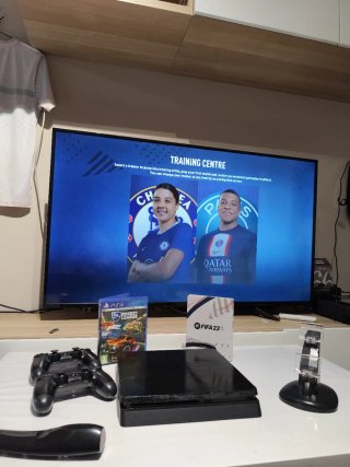 Consola PS4 Negra + Juegos