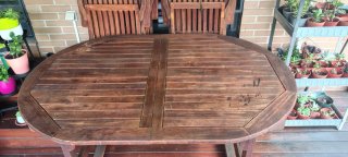 #Conjunto Mesa y Sillas Madera Jardín con cojines