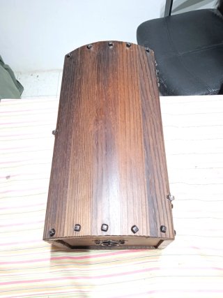 Baúl de madera rústico