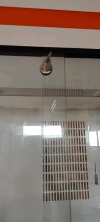 Vitrina para reptiles de cristal y metal