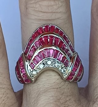 Sortija Plata con Circonitas y Piedras rojas..