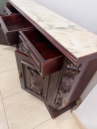 Mueble vintage de madera y mármol