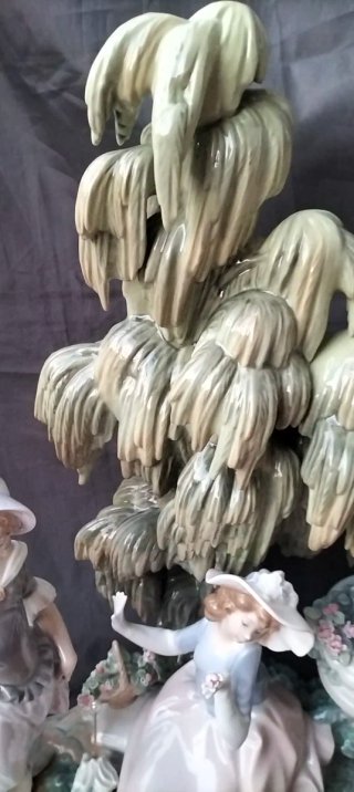 Figura Lladro Grande Mujer Paraguas