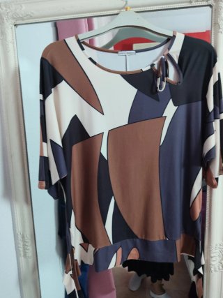 Blusa elegante estampada