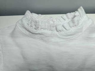 Blusa Renatta &go Blanca con Volantes