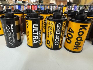 Carretes de película 35mm vacíos (Agfa, Kodak)