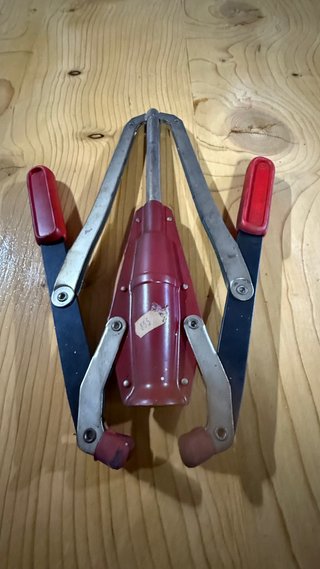 Encorchadora de Cerveza y Refrescos