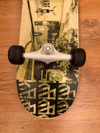 Skate para niño + casco y protecciones