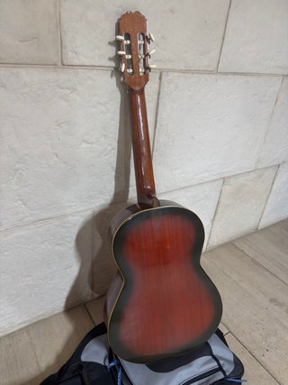 Guitarra Admira Desiree Clásica con funda
